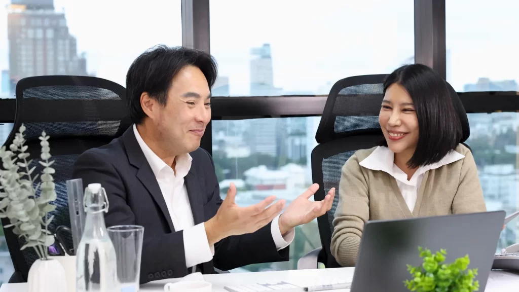 บริการที่ปรึกษาธุรกิจ บัญชี และภาษี ประชุมวางแผนกับลูกค้า